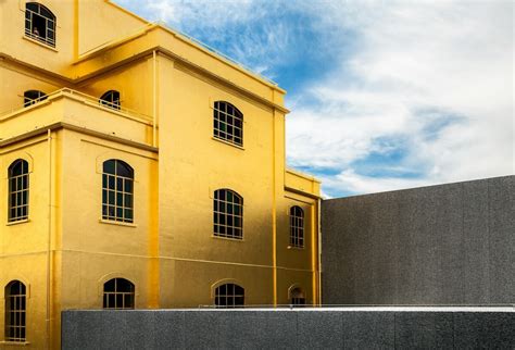 Fondazione Prada: un viaggio nell'arte nel cuore di 